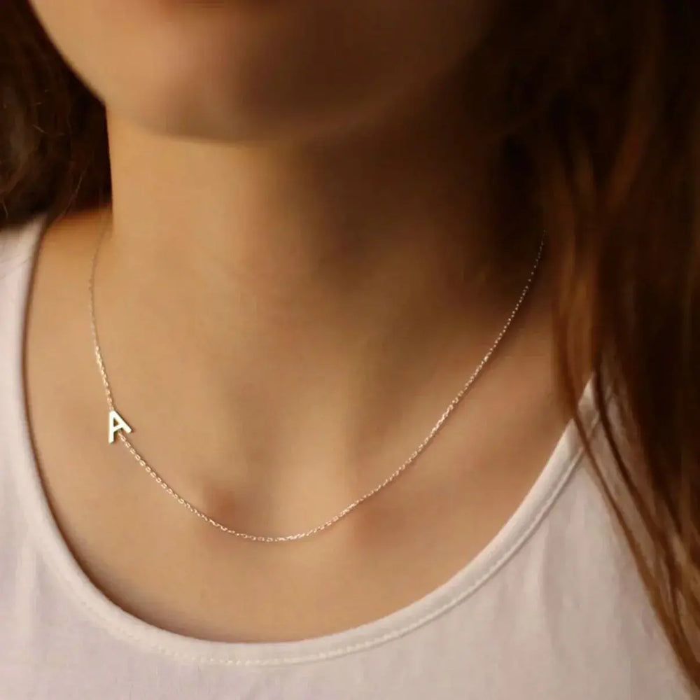 Personligt initialhalsband
