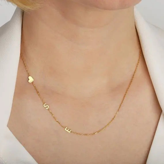 Personligt initialhalsband