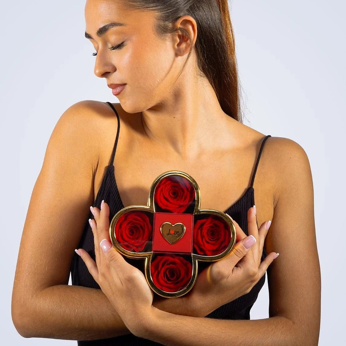 Milona Lycka – Personligt halsband med rosbox – bild 2